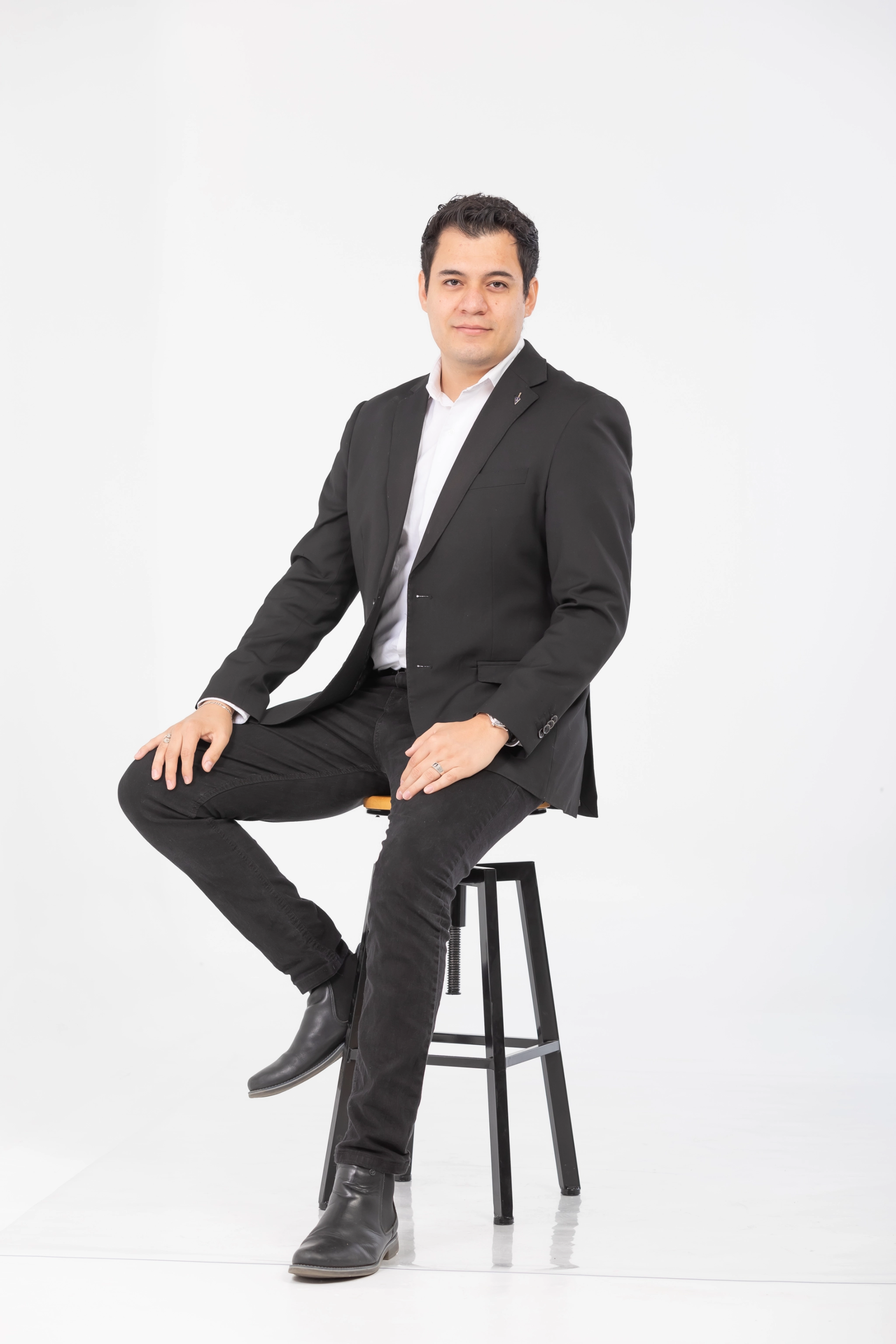 Israel Sandoval - Isra Broker